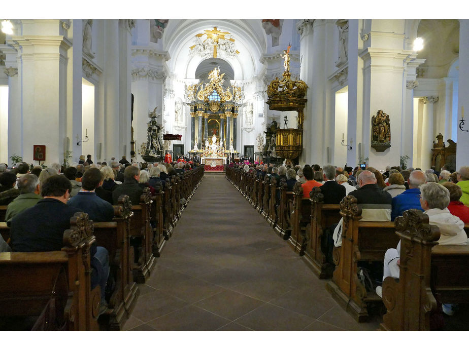 Abschlussvesper der Bischofskonferenz mit Austeilung des Bonifatiussegens (Foto: Karl-Franz Thiede)